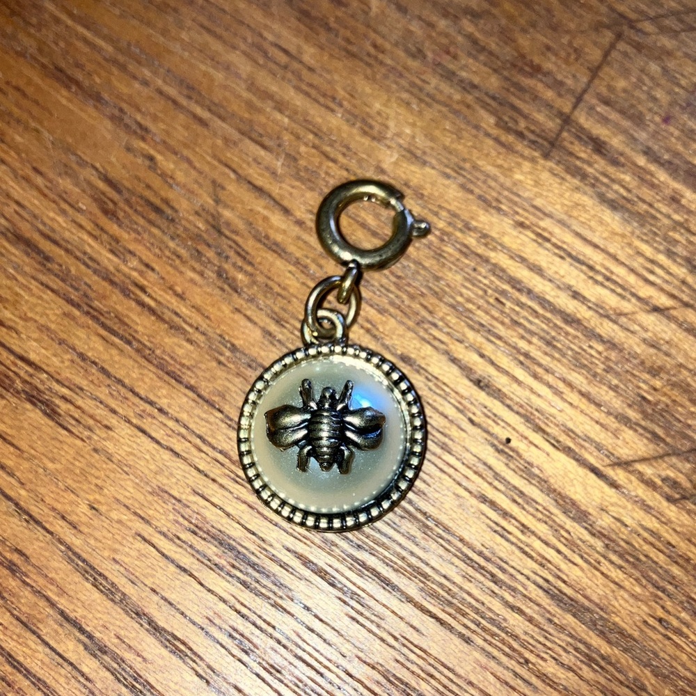 Vintage Signed JN‎ Gold Tone Honey Bee Pendant Charm